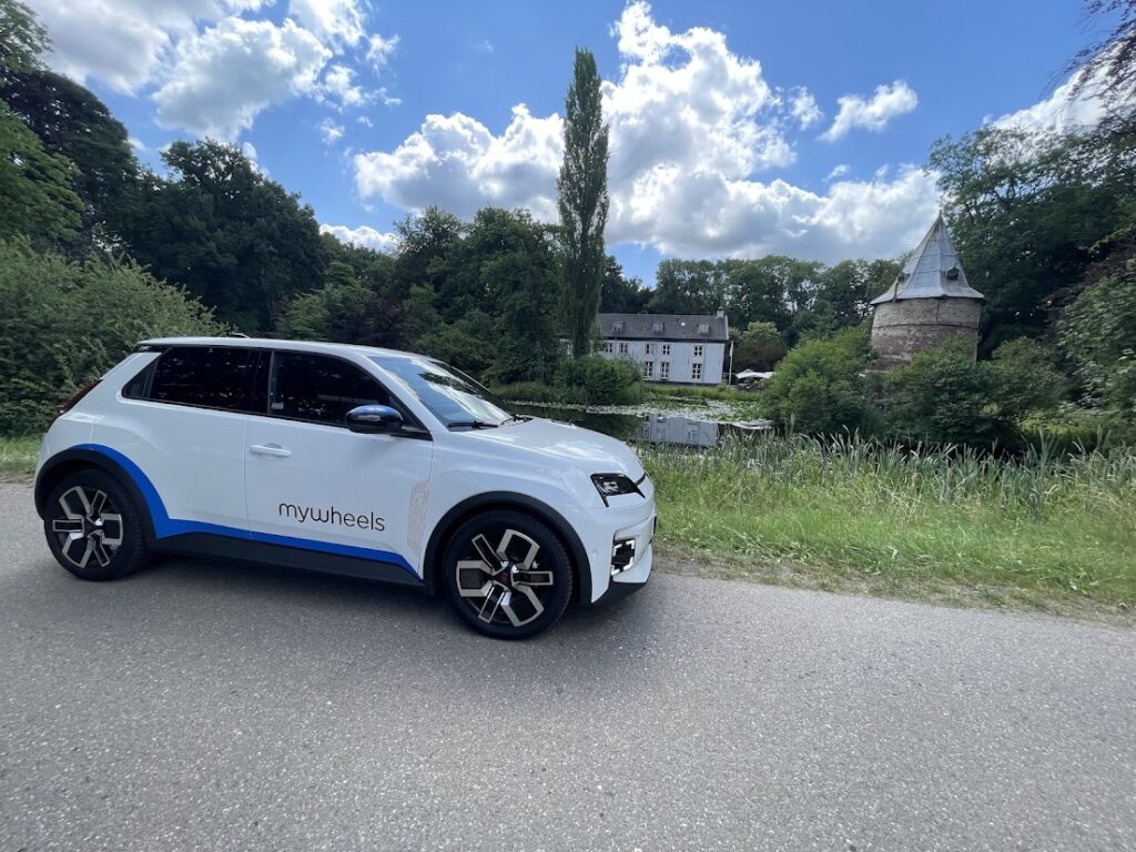Renault 5, zij aanzicht bij Landgoed Wickenburg